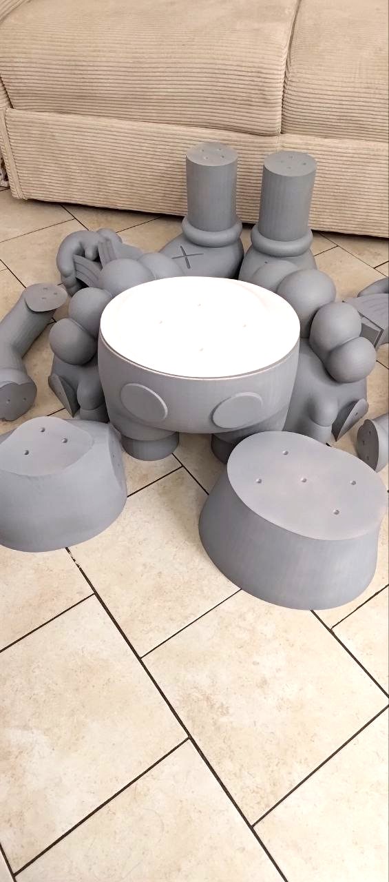 Kaws 1m40